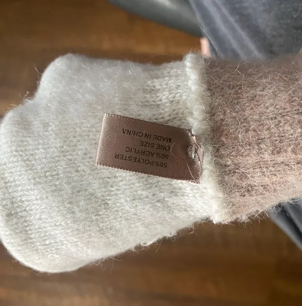 Mittens - Image 3