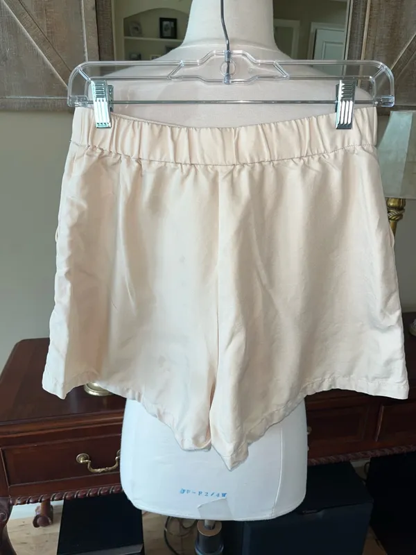 Comfy Classic Light Tan Elastic Back Shorts Size XS - Image 2