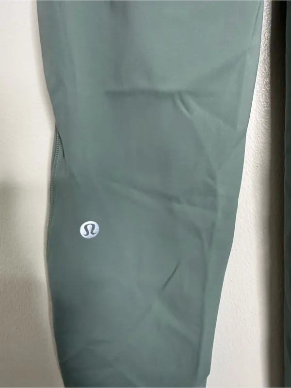 Lululemon In Movement Tights Size 6 Teal 25” Leggings Everlux - Image 3