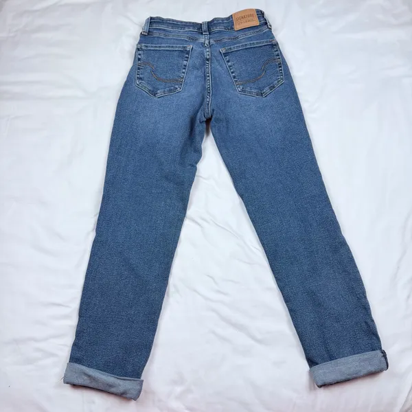 Signature by Levi Strauss Womens Boyfriend Jeans Medium Wash Blue Size 2 W26 - Image 2