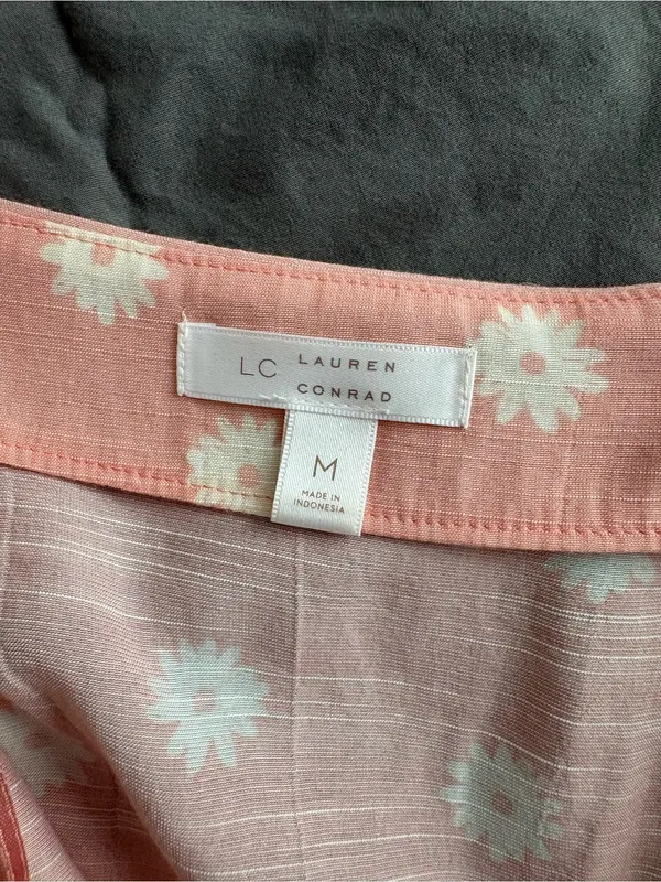 LC Lauren Conrad Pink Daisy Tie-Sleeve Blouse - Image 5