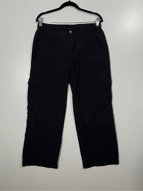 Old Navy Wide Leg Mid Rise Cargo Pants Size S Baggy Black Pants - Image 2