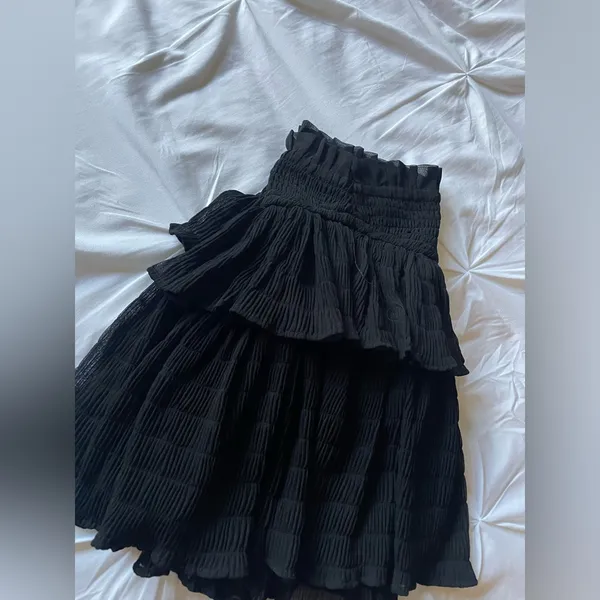 Elegant Black Ruffled Skirt - Image 2