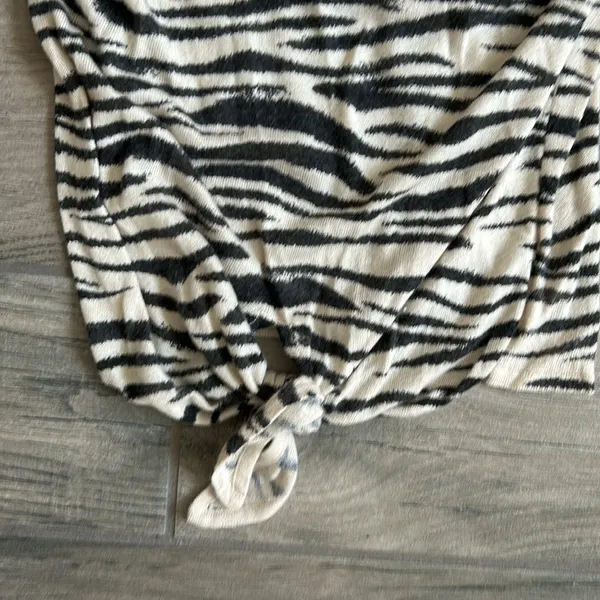 American threads zebra tie front sweater - Image 2