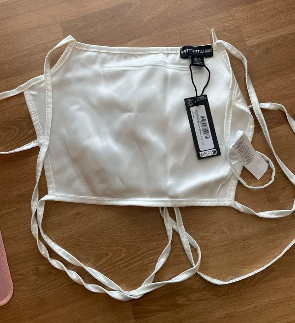 Pretty Little Thing NWT Satin Backless Strappy Crop Top - Image 4