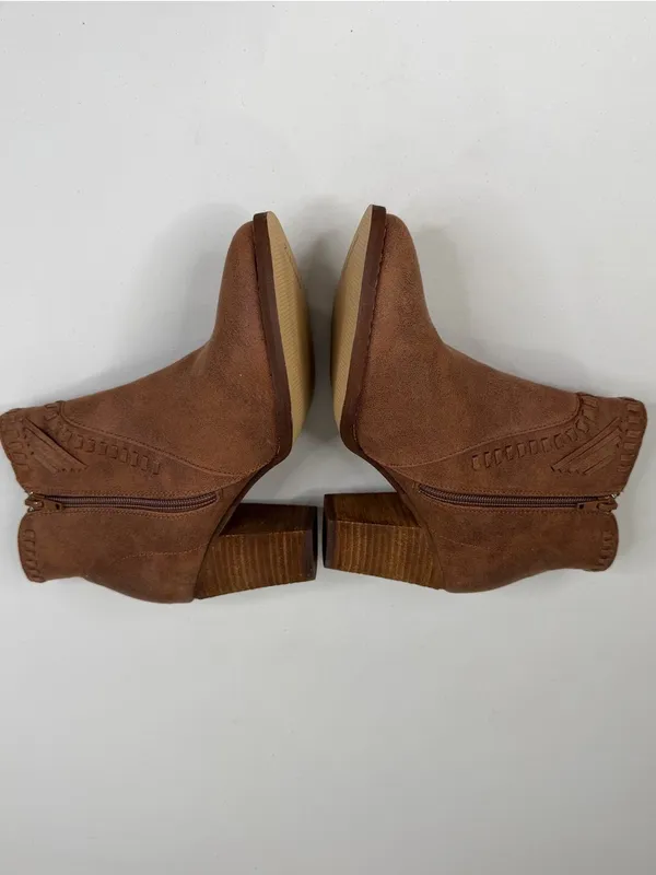ZIGI SOHO Women's "Halyn" Brown Western Whipstitch Pointed Toe Ankle Boots-8 - Image 4