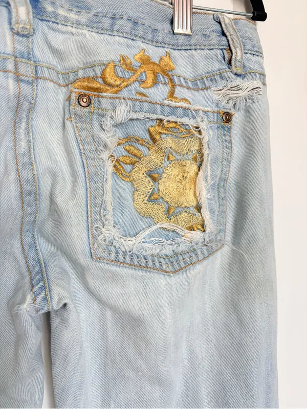 Vintage Old Navy Low Rise Light Blue Distressed Women’s Jeans 6 - Image 2