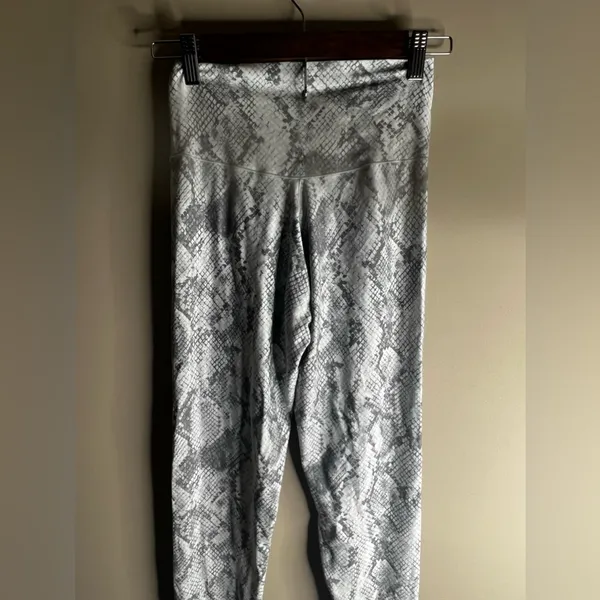 NWOT offline by aerie 7/8 leggings size large long - Image 2