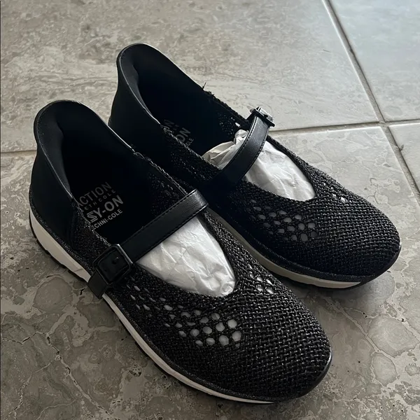 Kenneth Cole Reaction Kuerq EZ Mary Jane Sneakers in Black Knit, Size 5 - Image 6