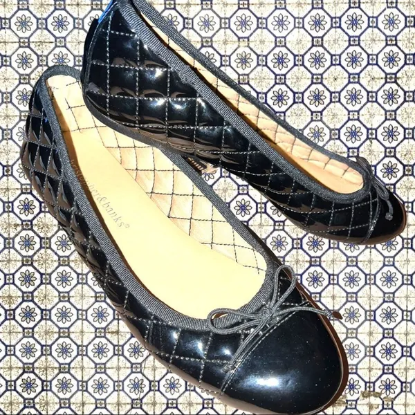 Christopher & Banks black patten leather quilted look design with tie on front - Image 3