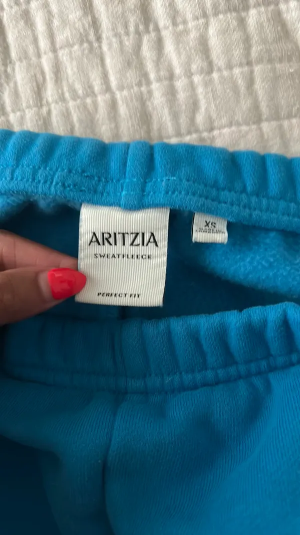 Aritzia Cozy Sweatfleece Perfect Hi-rise Mini Short - Image 3