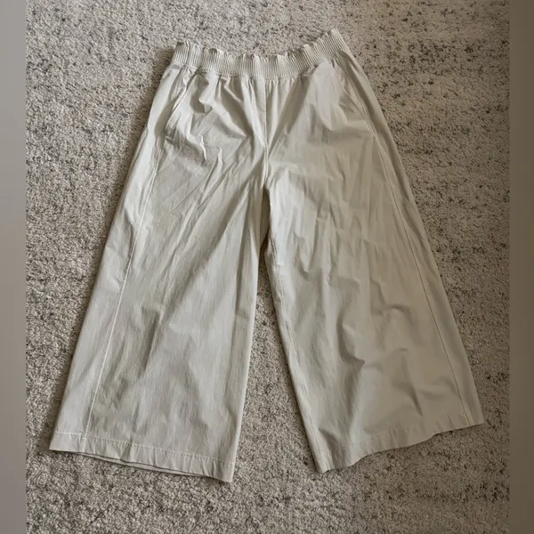 Lululemon Stretch Woven Ruffle-Waist Wide-Leg Crop Pants‎ Sz XL in Bone - Image 3