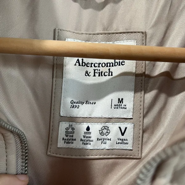 Abercrombie Vegan Leather Puffer Jacket Size M‎ Neutral Beige Cropped Winter - Image 5
