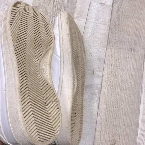 Nike Dad shoes white size 7 - Image 10
