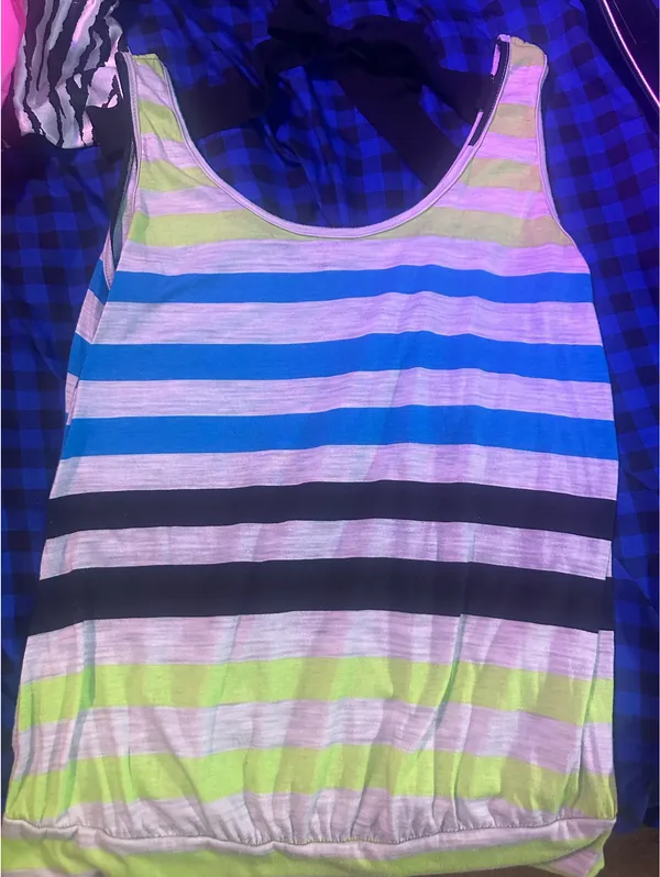 Tank with HUGE ribbon in back Multiple Size L - Image 2