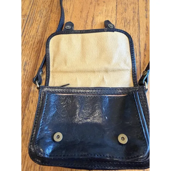 Vera Pelle WOMENS Mini Buckle Crossbody Black Leather - Image 5