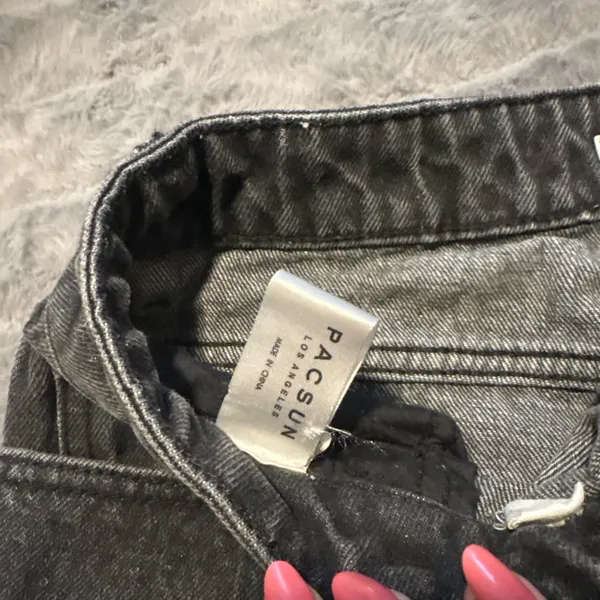 PacSun Black Denim Mom Short High Rise Size 25 - Image 4