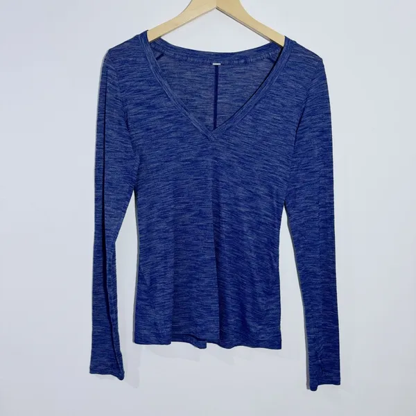 Lululemon &Go Everywhere Long Sleeve V-Neck‎ Long Sleeve Top Size 4 Activewear - Image 3