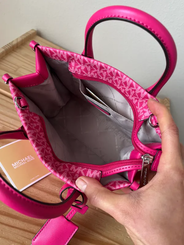 Michael Kors Purse Set - Image 11