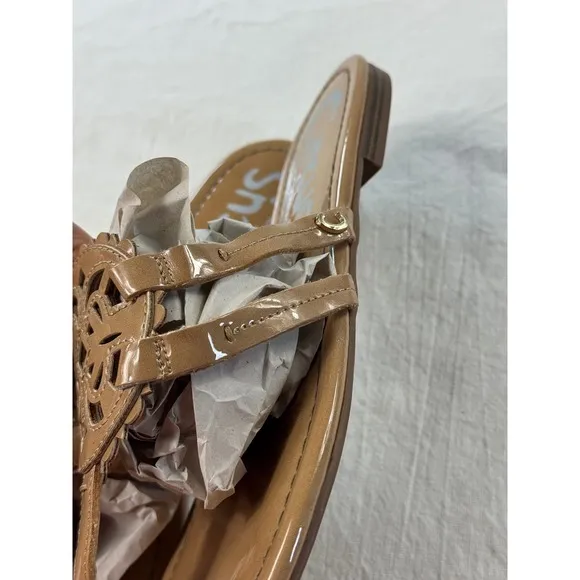 Circus by Sam Edelman Cherry Tan Patent‎ Medallion Thong Flat Sandals Mens 9.5M - Image 2