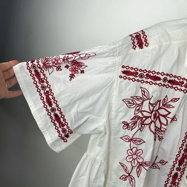 We the Free  Spring Refresh Top In White Embroidered size Large - Image 9