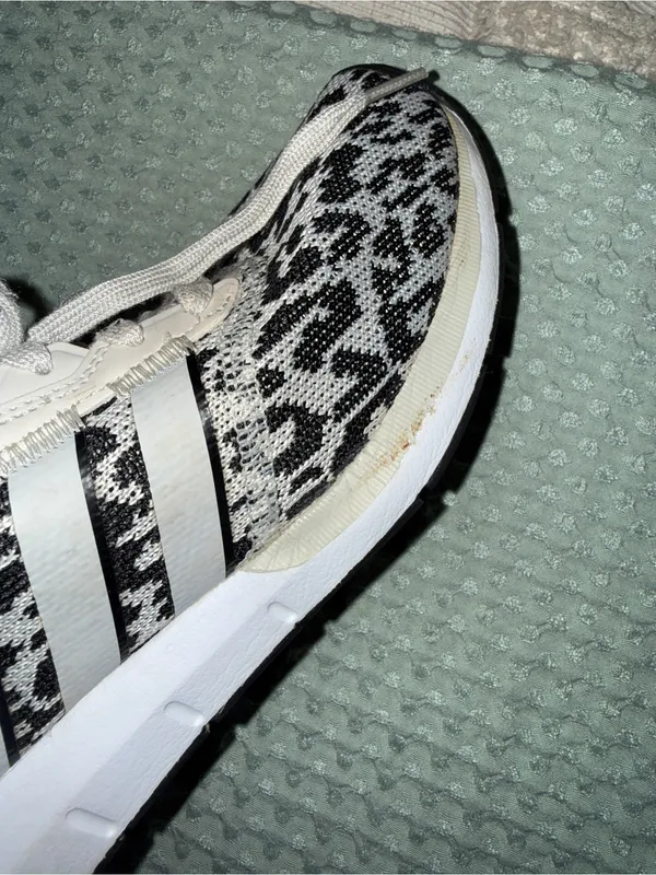 adidas Originals Women's Swift Run X sneakers size 7.5 - Image 6