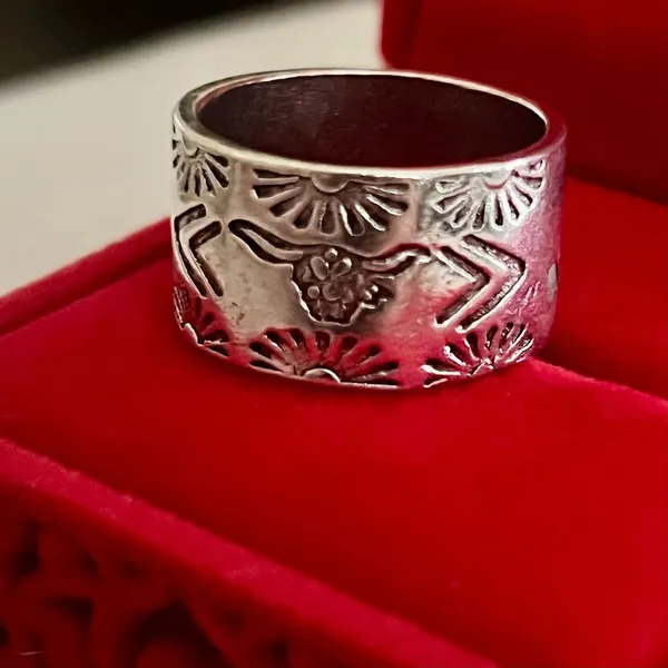 Western Steer Skull Stamped Ring Silver Country Rodeo Wide Band Size 8 - Image 3