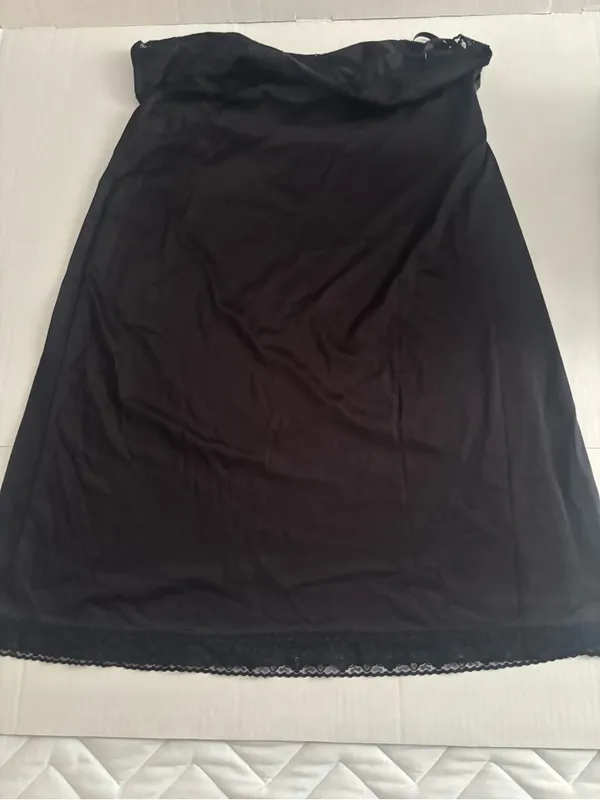 Vanity Fair Daywear Full Slip Black with Lace-Trim Size 42 26in - Image 8