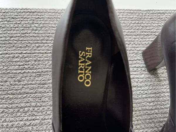 Vintage Franco Sarto Dark Brown Croc Embossed Faux Leather Block Heels Shoes 10 - Image 4