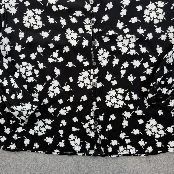 Ann Taylor LOFT Women's Large Black & White Floral Print V-Neck Button Front Blouse Top - Image 5