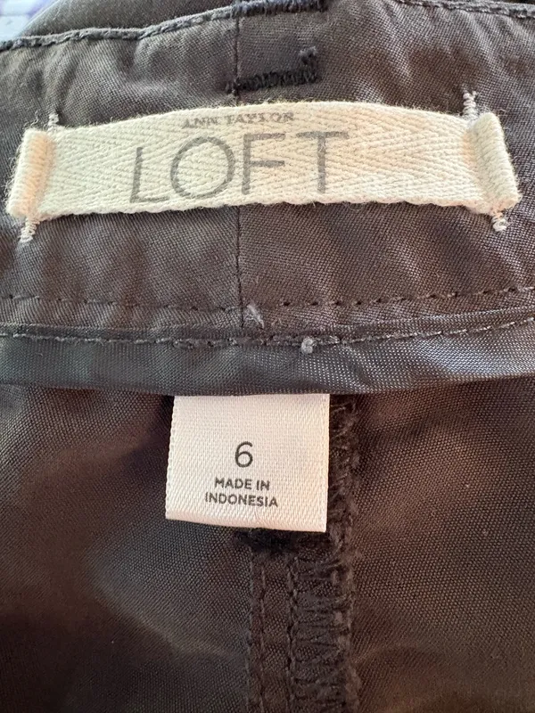 Loft size 6 gray joggers NWOT - Image 4