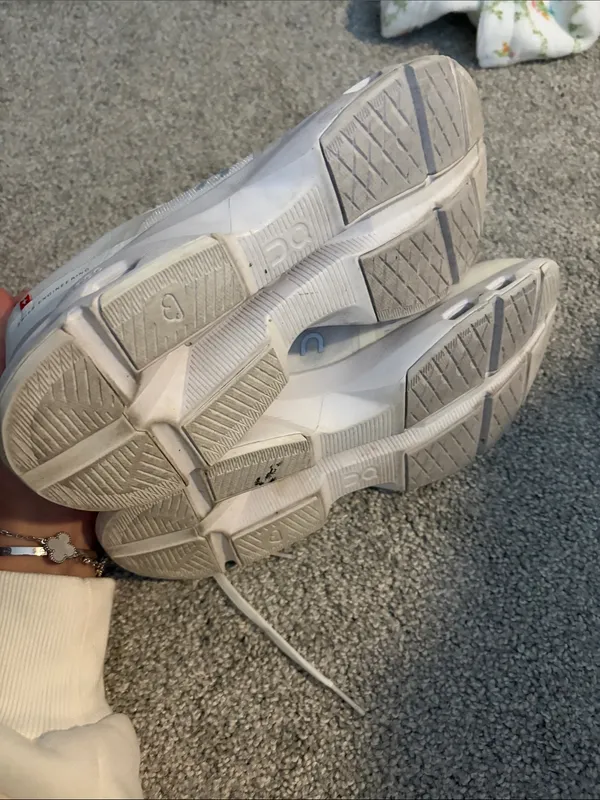 Shoes Size 9 - Image 5