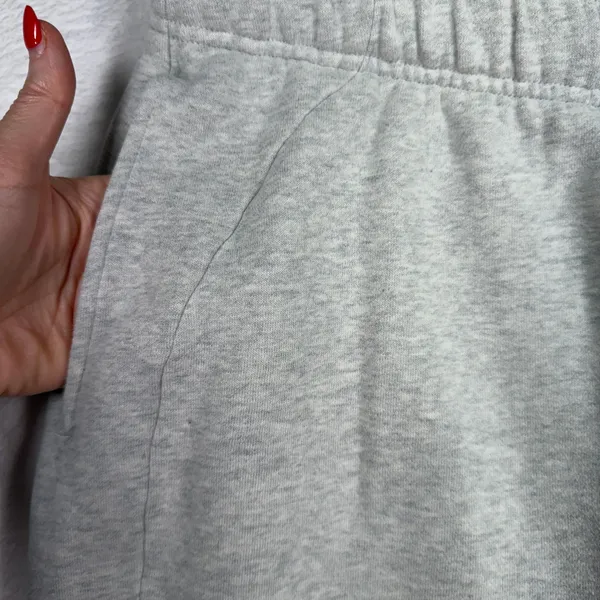 Lululemon XL Scuba Mid-Rise Oversized Jogger Regular Heathered Ultra Light Grey - Image 4