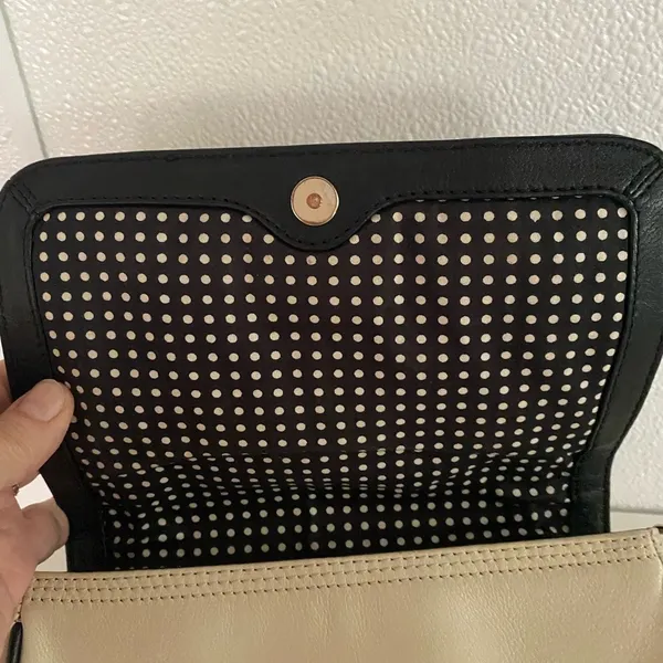 Kate Spade crossbody bag, black, and taupe - Image 4