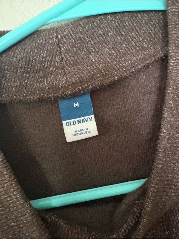 Old navy brown turtleneck - Image 4
