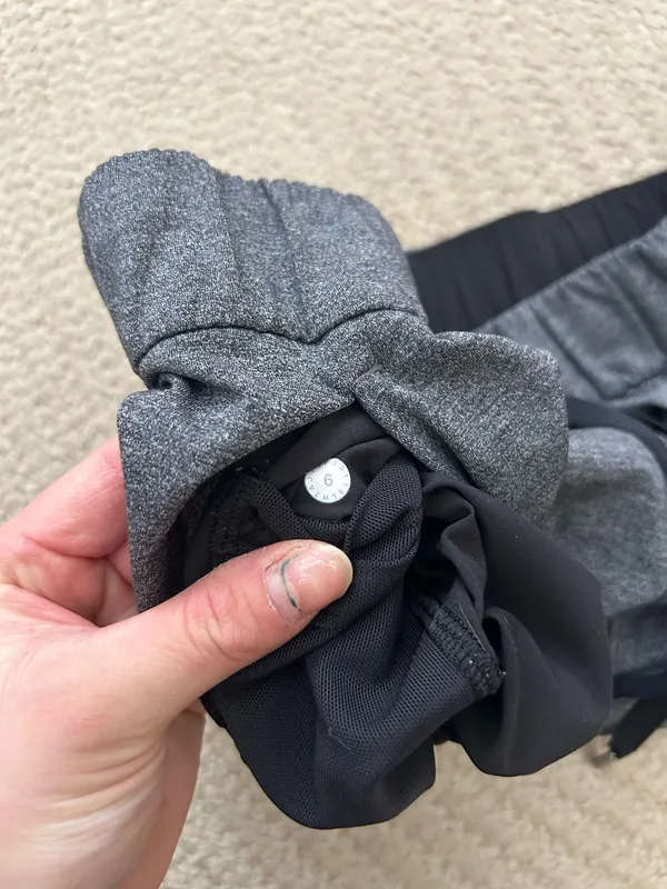 Lululemon shorts size 4 - Image 8