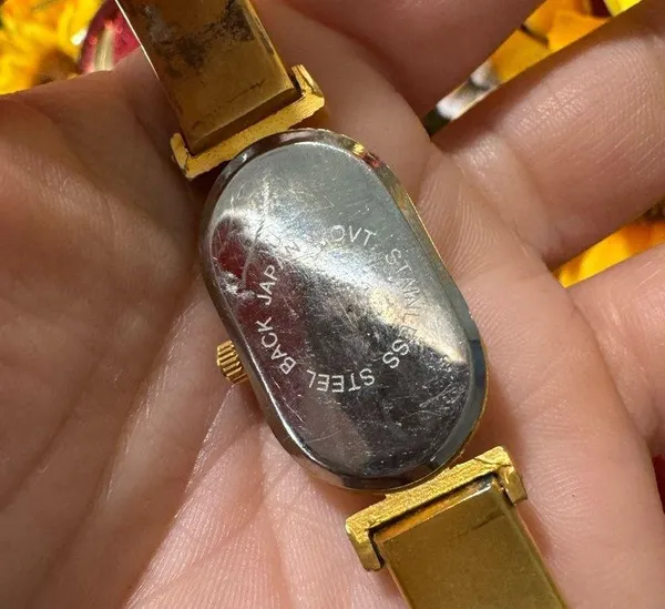 SALE🔥RONICA quartz vintage watch ✨ - Image 6