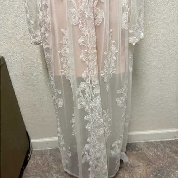 Altar'd State Ivory/Nude Lace Dress Size Medium - Image 16