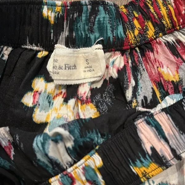Abercrombie and fitch floral skirt size small - Image 6