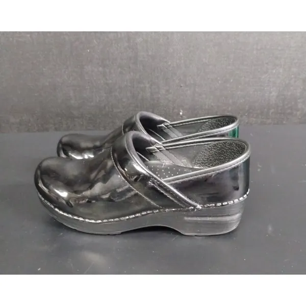 Dansko Women's Black Clogs SIze 37 SKU 2101 - Image 3