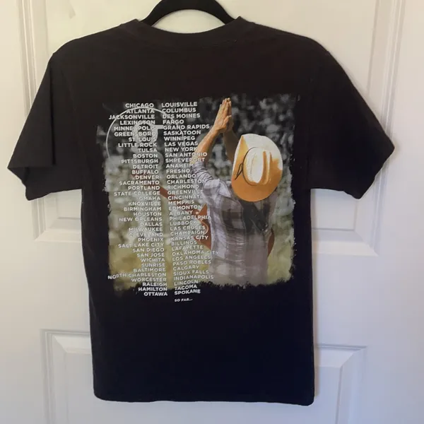 Garth Brooks World Tour 2014-17 Concert Tee Small Country Music - Image 2