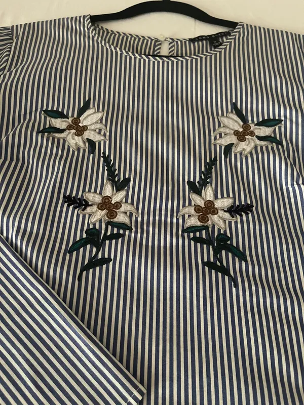 & Other Stories Como Black Striped Embroidered Floral Top - Size M - Image 4