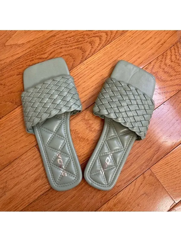 Soda Green Summer Flat woven Sandals Mules slides trendy faux leather Sz 7.5 - Image 3
