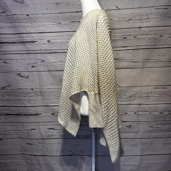 Aeropostale Cream Beige Knit Poncho Size Small/Medium - Image 3