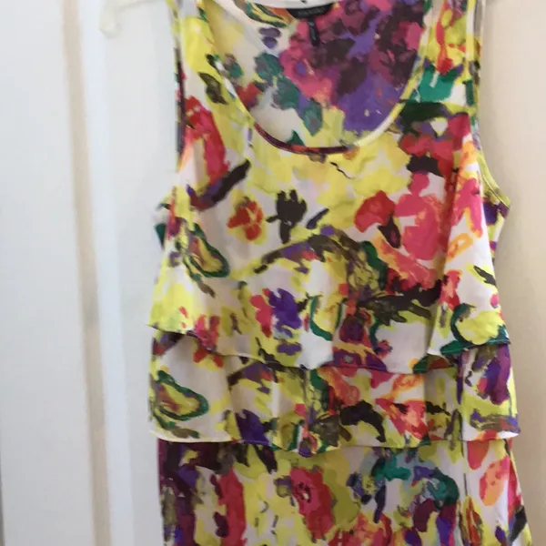 FINAL MARKDOWN Ladies daisy fuentes top medium - Image 2