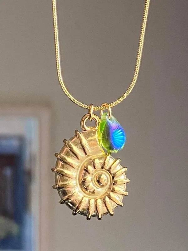 Handmade gold tone stainless steel boho chic beach shell ammonite & teardrop necklace🌀🐚🌊 - Image 6