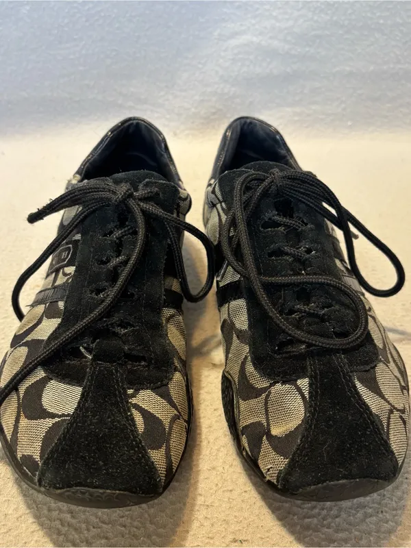 Coach Katelyn Black and Gray Canvas Signature Logo Sneakers size 7.5 - Image 3