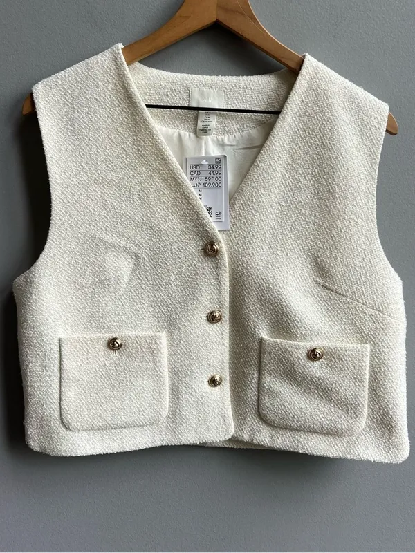 H&M NWT Cream Bouclé Button Front Vest Size Medium Pockets Gold Buttons - Image 2