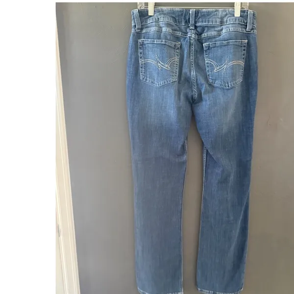 Wrangler Women's 30 Medium Wash Blue Denim Boot Cut Jeans‎ Mid Rise Western - Image 4