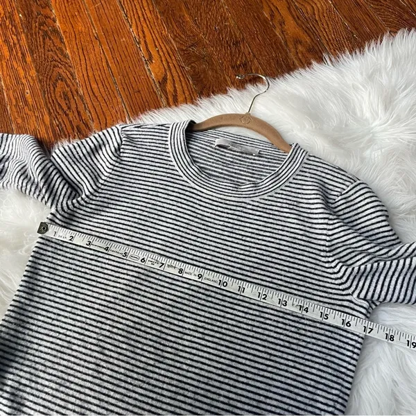 LOFT Black & White Stripe Sweater - Image 6